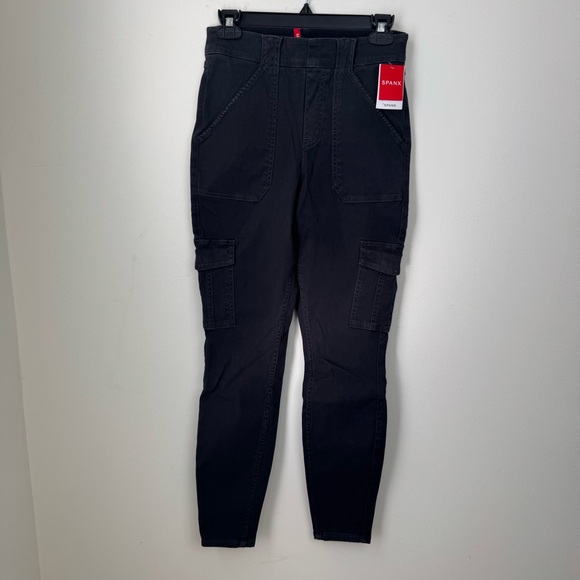SPANX Stretch Twill Ankle Cargo Pants in Washed Black Size Medium NEW - Picture 5 of 9